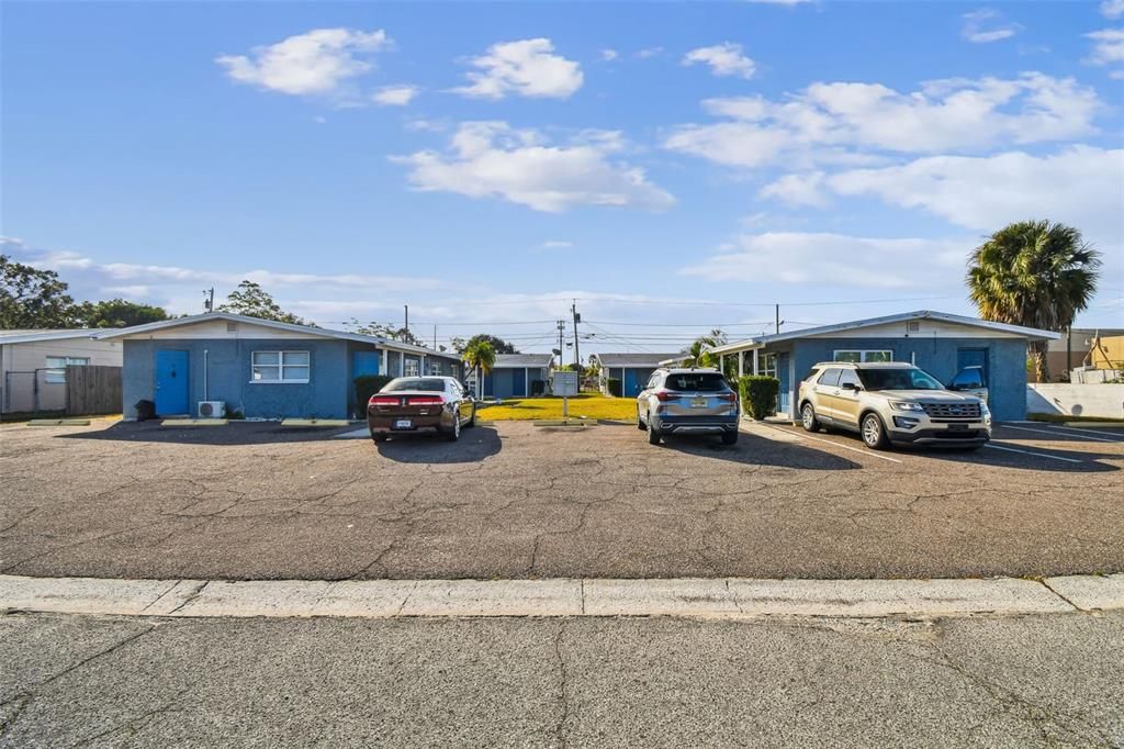 На продажу: $1,990,000 (16 спален, 0 ванн, 5028 Квадратных фут)