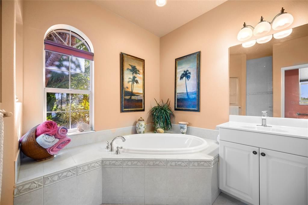 待售: $515,000 (3 贝兹, 2 浴室, 2068 平方英尺)