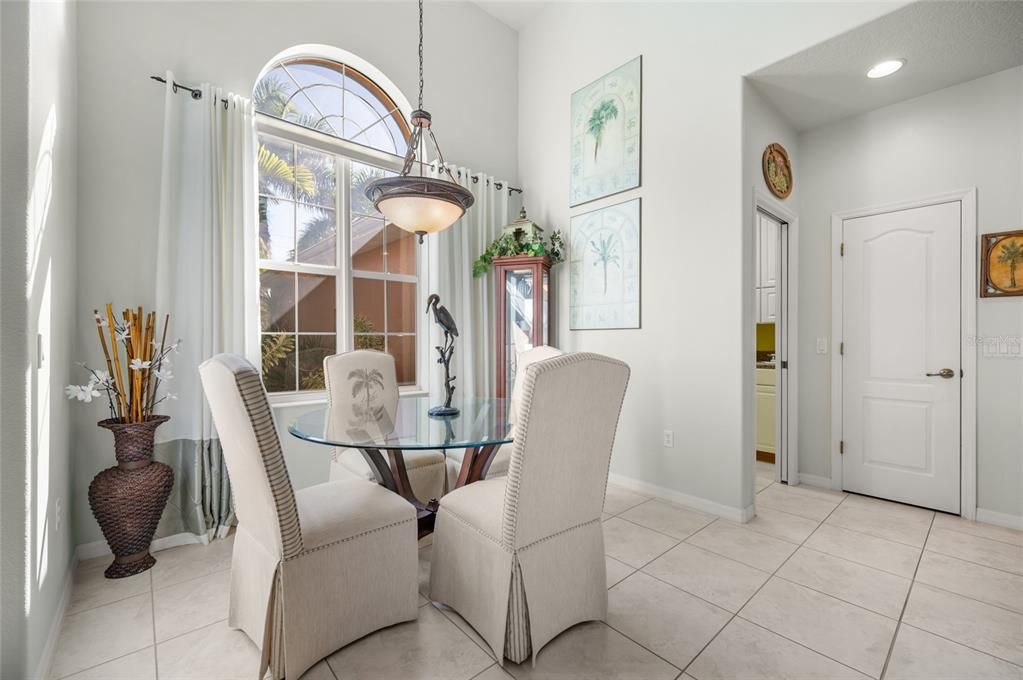 待售: $515,000 (3 贝兹, 2 浴室, 2068 平方英尺)