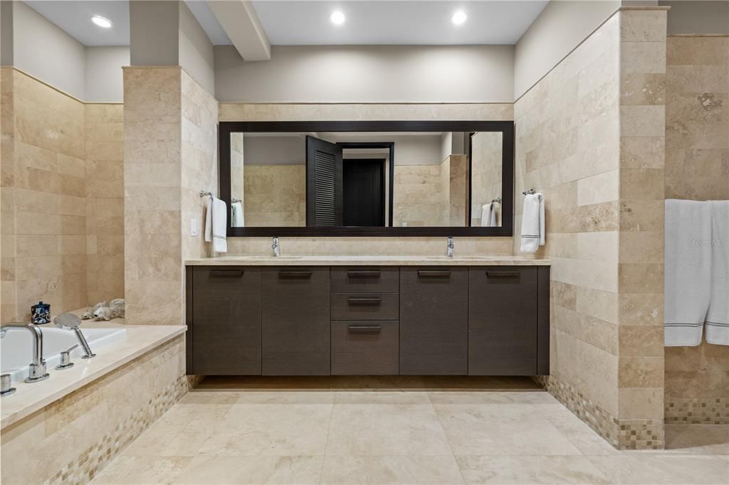 For Sale: $4,150,000 (4 beds, 4 baths, 3461 Square Feet)