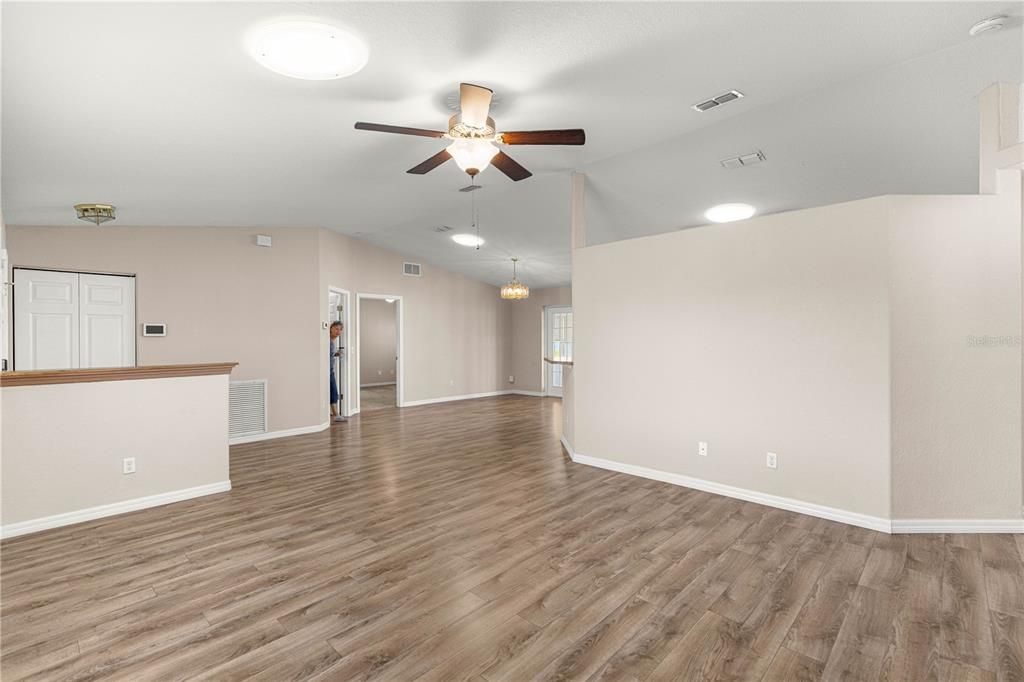 For Sale: $224,900 (3 beds, 2 baths, 1494 Square Feet)