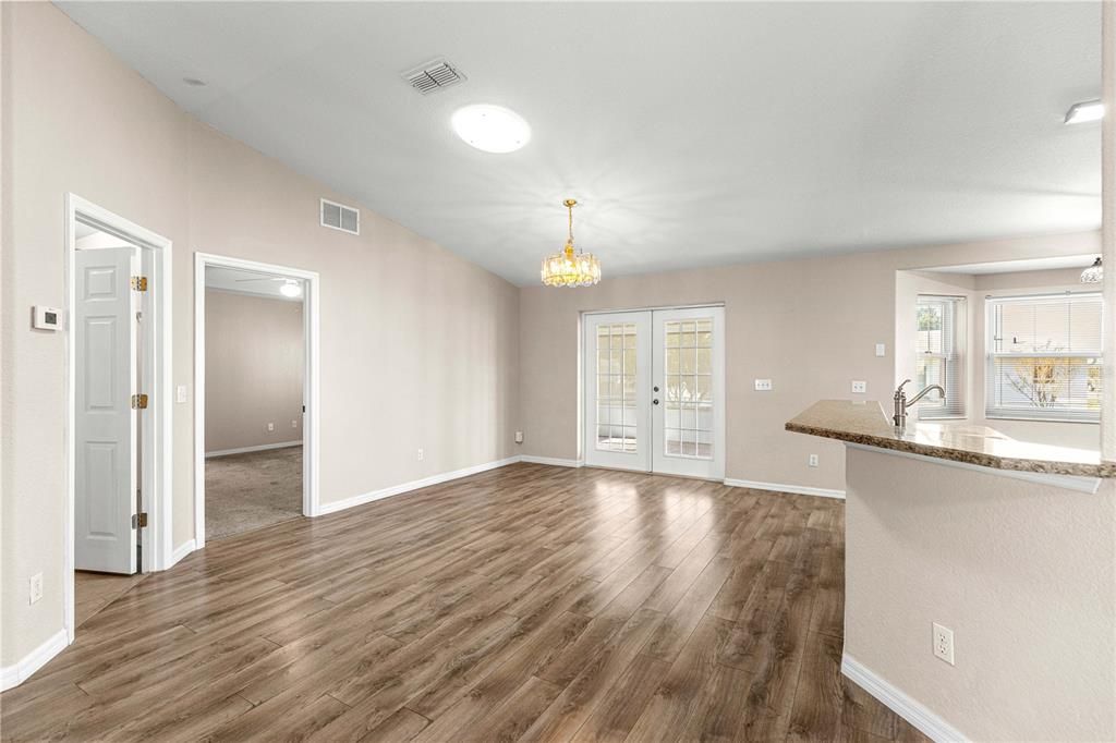 For Sale: $224,900 (3 beds, 2 baths, 1494 Square Feet)