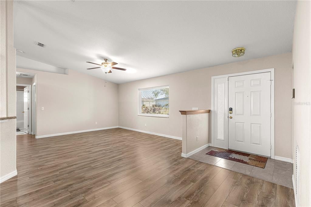 For Sale: $224,900 (3 beds, 2 baths, 1494 Square Feet)