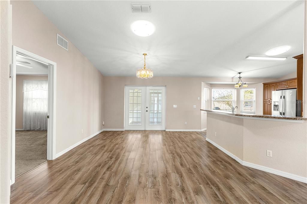 For Sale: $224,900 (3 beds, 2 baths, 1494 Square Feet)