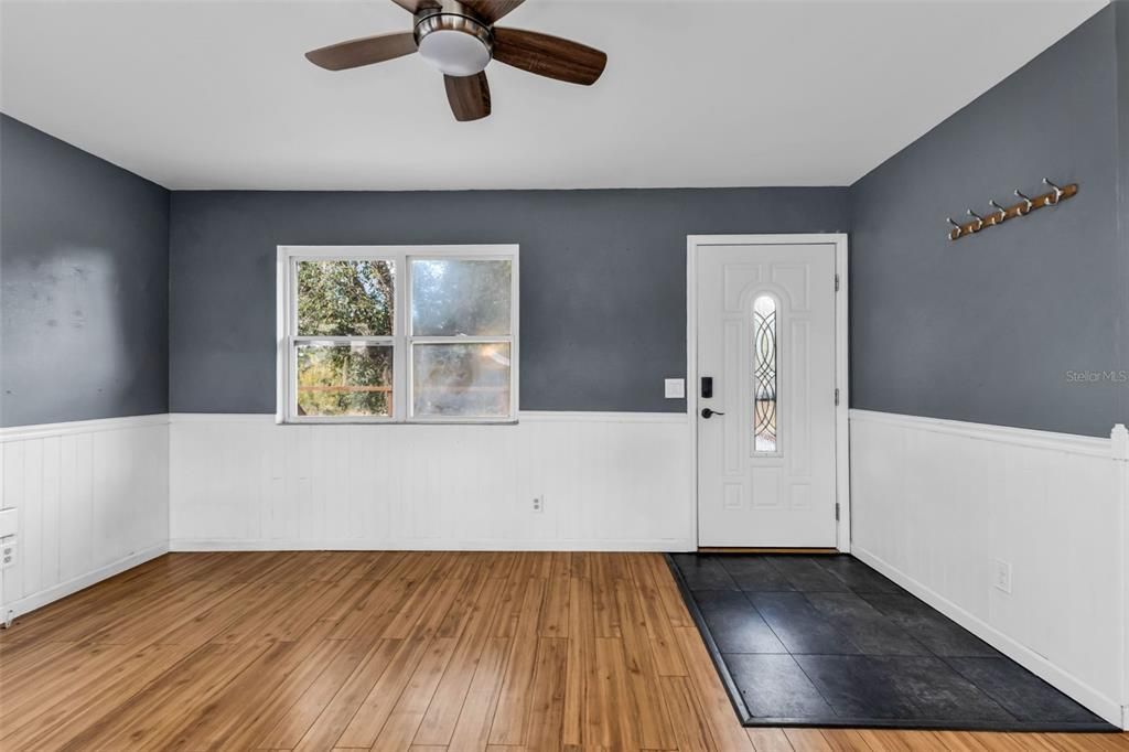 待售: $250,000 (2 贝兹, 1 浴室, 1152 平方英尺)