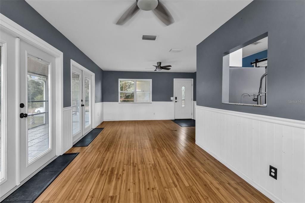 待售: $250,000 (2 贝兹, 1 浴室, 1152 平方英尺)