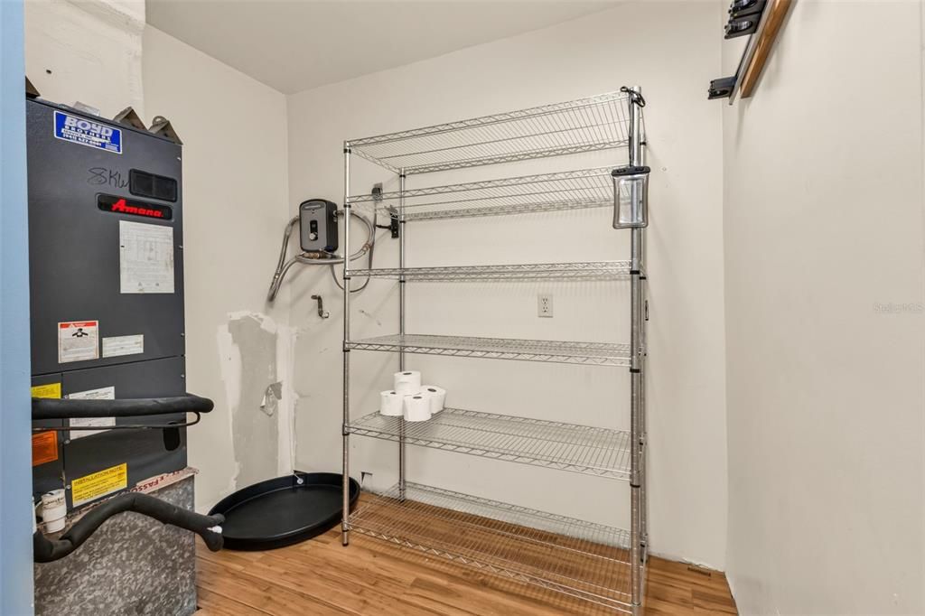 待售: $250,000 (2 贝兹, 1 浴室, 1152 平方英尺)