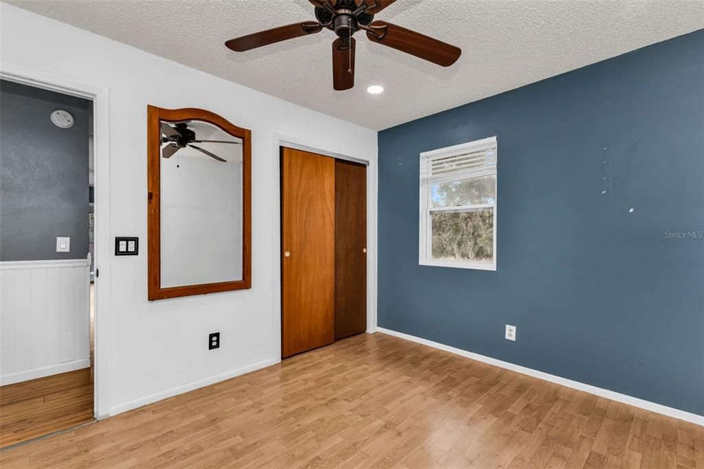 待售: $250,000 (2 贝兹, 1 浴室, 1152 平方英尺)