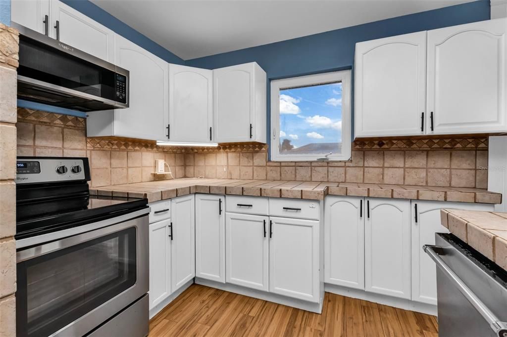 待售: $250,000 (2 贝兹, 1 浴室, 1152 平方英尺)