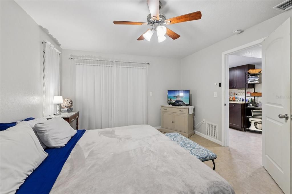 En Venta: $299,900 (2 camas, 2 baños, 1410 Pies cuadrados)