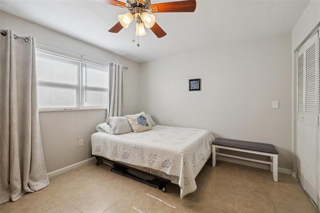 En Venta: $299,900 (2 camas, 2 baños, 1410 Pies cuadrados)