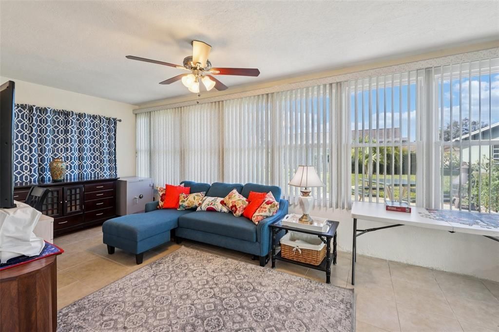 En Venta: $299,900 (2 camas, 2 baños, 1410 Pies cuadrados)