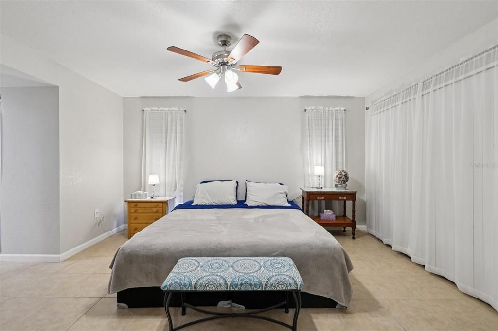 En Venta: $299,900 (2 camas, 2 baños, 1410 Pies cuadrados)