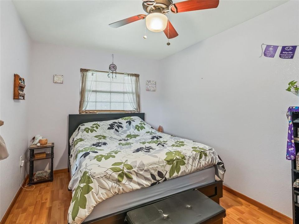 For Sale: $165,000 (2 beds, 1 baths, 1376 Square Feet)