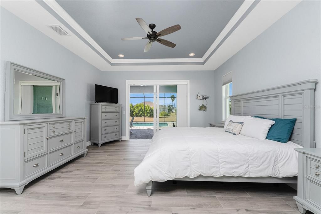 For Sale: $570,000 (3 beds, 2 baths, 2098 Square Feet)