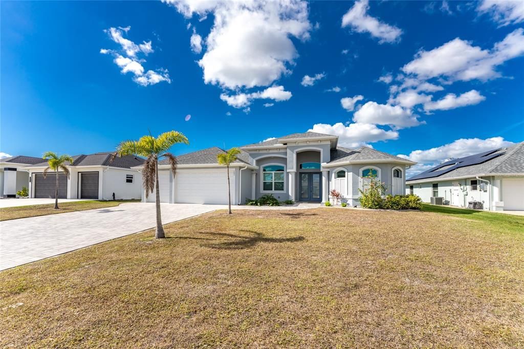 For Sale: $570,000 (3 beds, 2 baths, 2098 Square Feet)