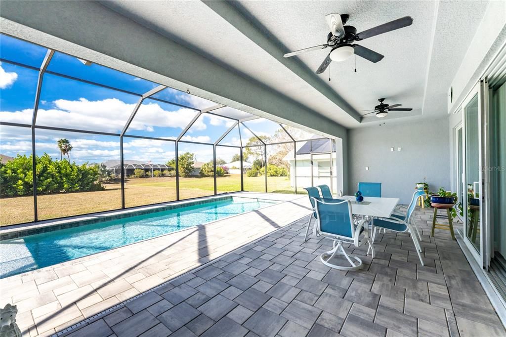 For Sale: $570,000 (3 beds, 2 baths, 2098 Square Feet)