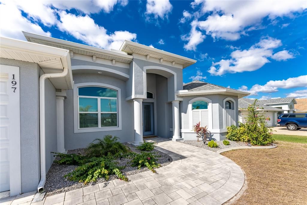 For Sale: $570,000 (3 beds, 2 baths, 2098 Square Feet)