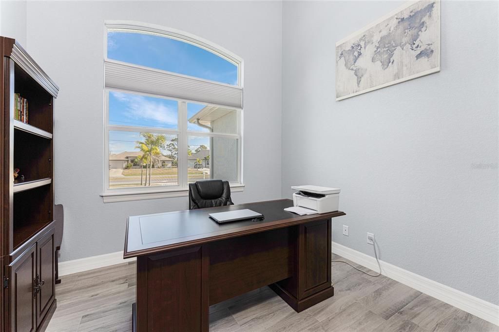 For Sale: $570,000 (3 beds, 2 baths, 2098 Square Feet)