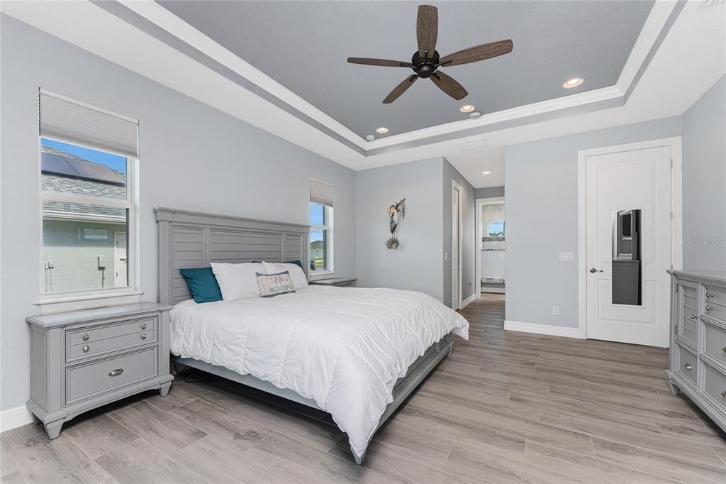 For Sale: $570,000 (3 beds, 2 baths, 2098 Square Feet)