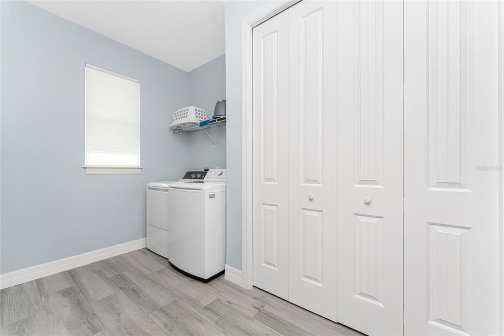 For Sale: $570,000 (3 beds, 2 baths, 2098 Square Feet)