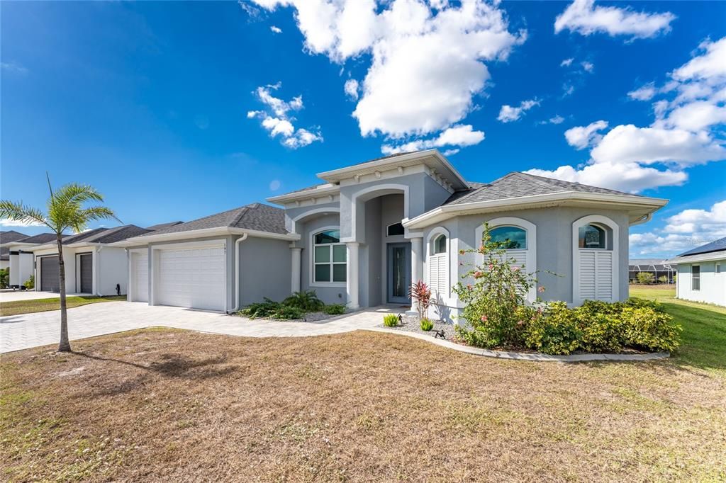 For Sale: $570,000 (3 beds, 2 baths, 2098 Square Feet)