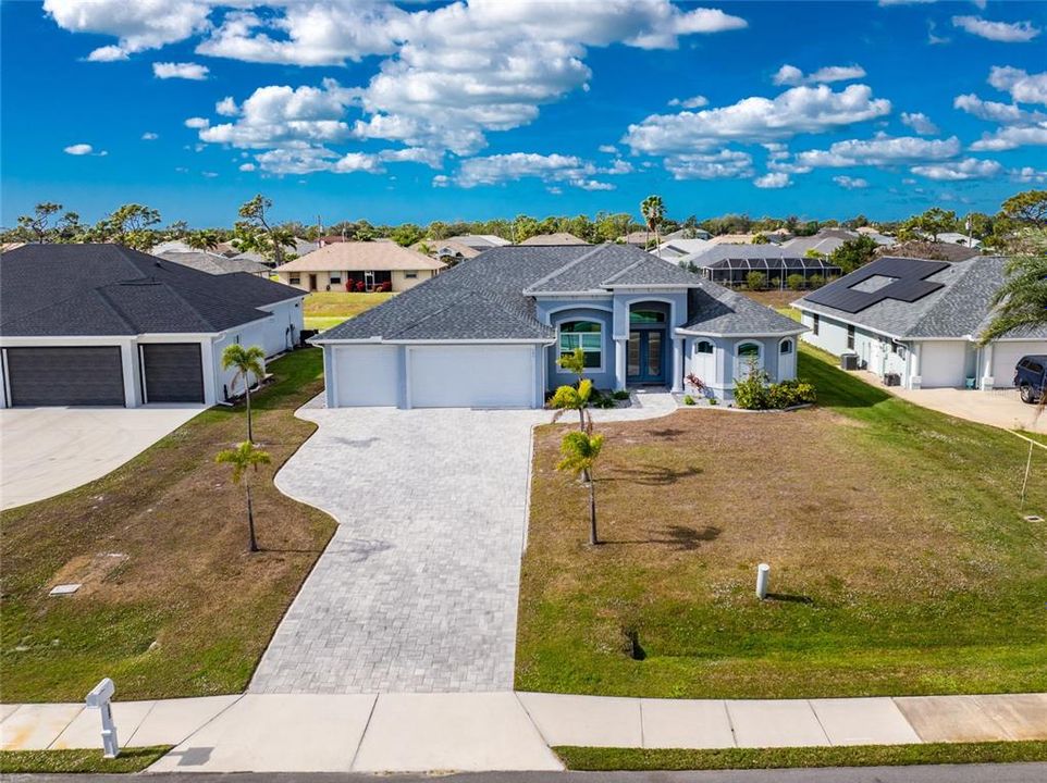 For Sale: $570,000 (3 beds, 2 baths, 2098 Square Feet)