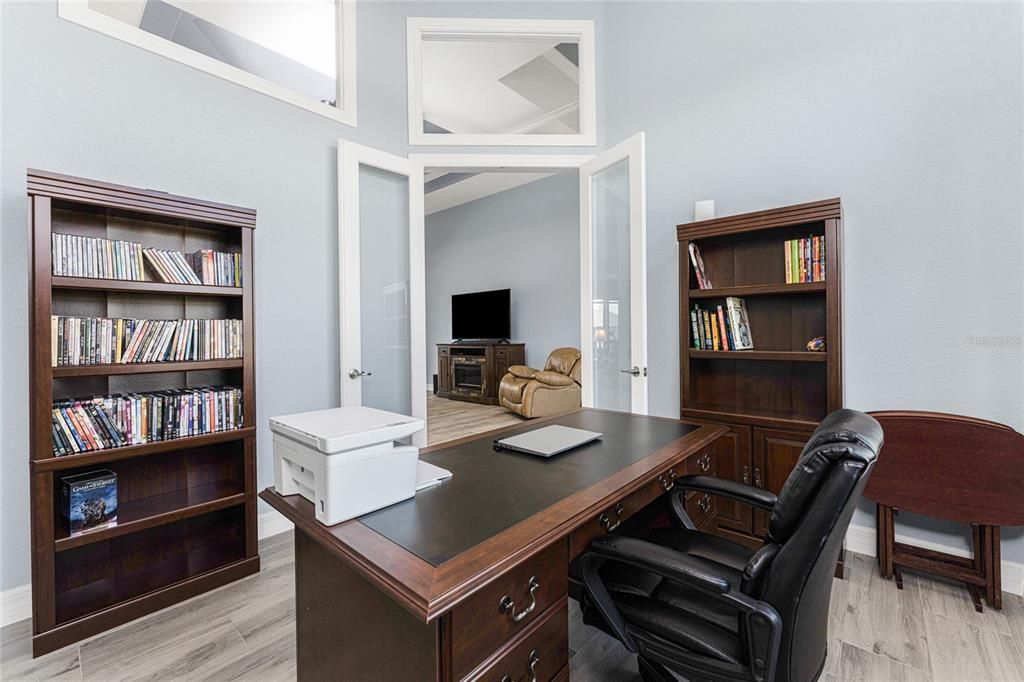 For Sale: $570,000 (3 beds, 2 baths, 2098 Square Feet)