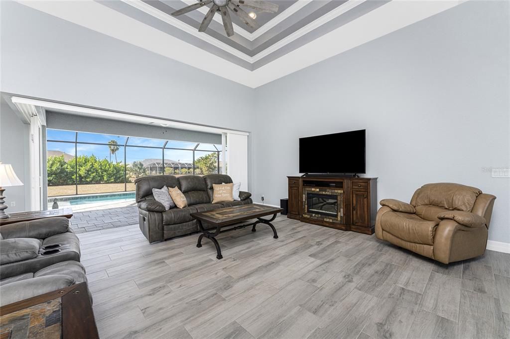 For Sale: $570,000 (3 beds, 2 baths, 2098 Square Feet)