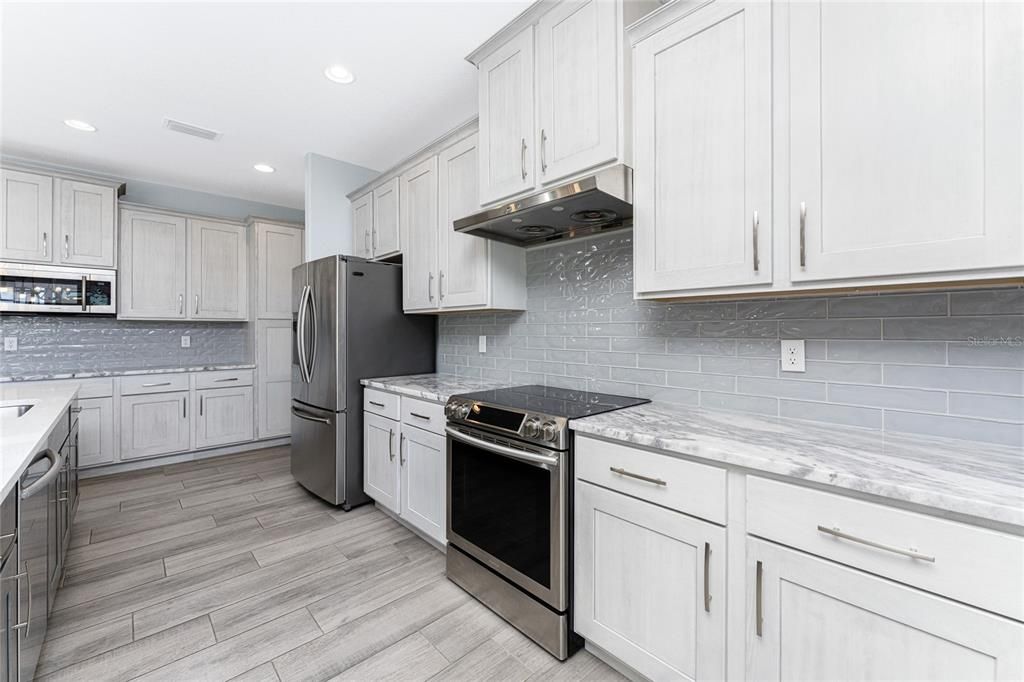 For Sale: $570,000 (3 beds, 2 baths, 2098 Square Feet)