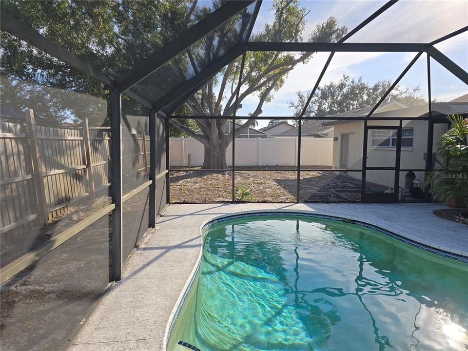 En Venta: $450,000 (4 camas, 2 baños, 1992 Pies cuadrados)