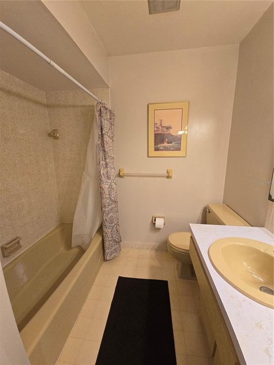 En Venta: $450,000 (4 camas, 2 baños, 1992 Pies cuadrados)