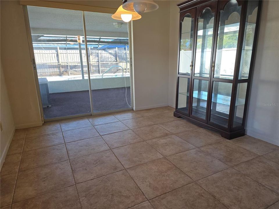 En Venta: $450,000 (4 camas, 2 baños, 1992 Pies cuadrados)