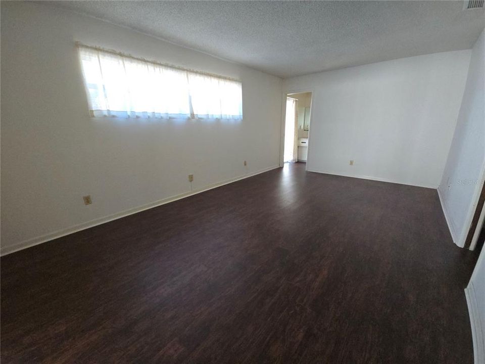 En Venta: $450,000 (4 camas, 2 baños, 1992 Pies cuadrados)