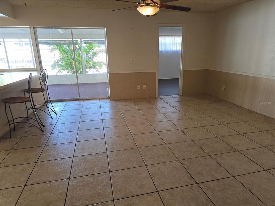 En Venta: $450,000 (4 camas, 2 baños, 1992 Pies cuadrados)