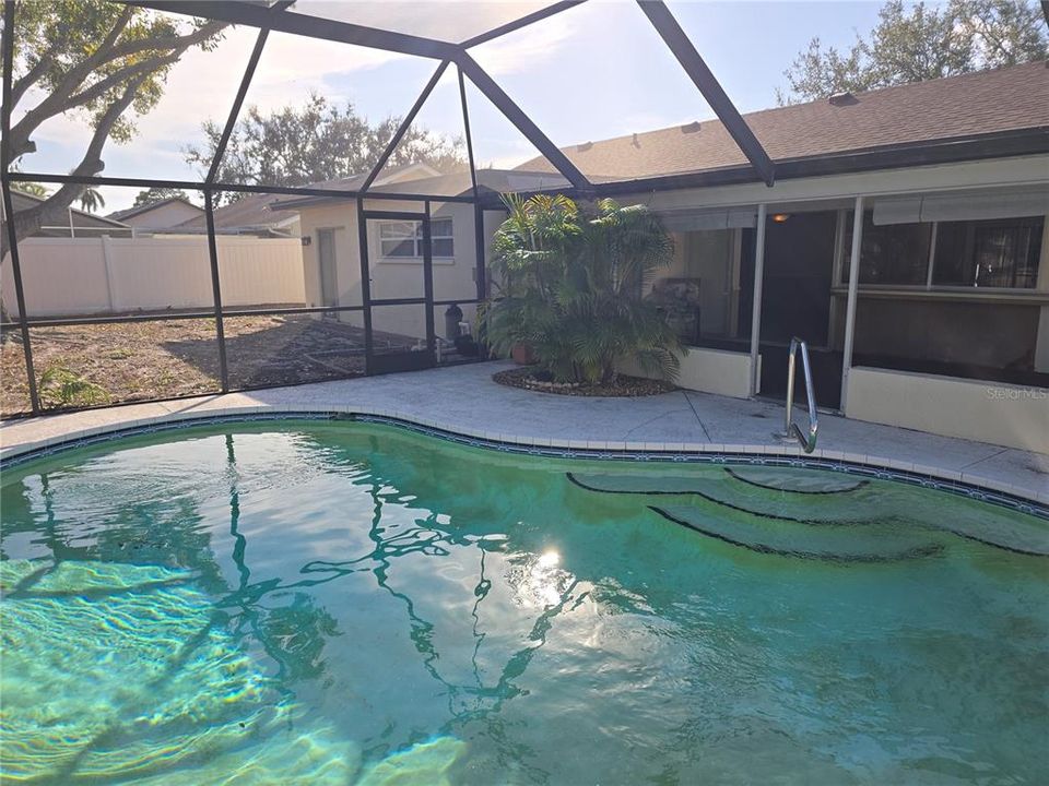 En Venta: $450,000 (4 camas, 2 baños, 1992 Pies cuadrados)