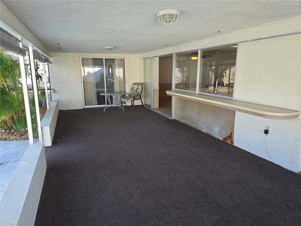 En Venta: $450,000 (4 camas, 2 baños, 1992 Pies cuadrados)