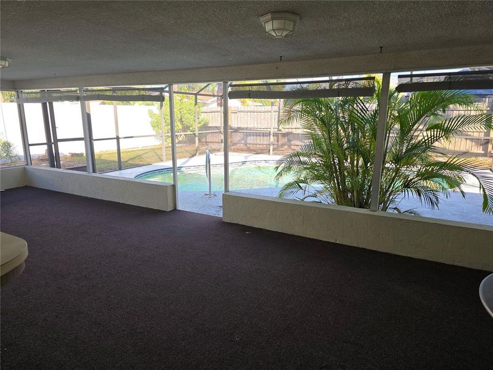 En Venta: $450,000 (4 camas, 2 baños, 1992 Pies cuadrados)