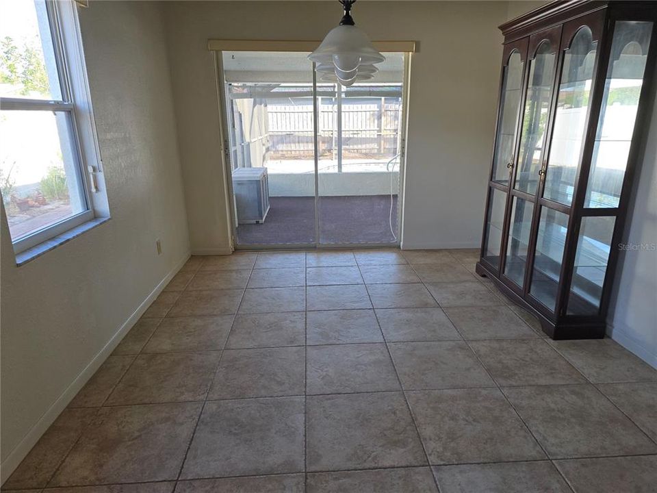 En Venta: $450,000 (4 camas, 2 baños, 1992 Pies cuadrados)