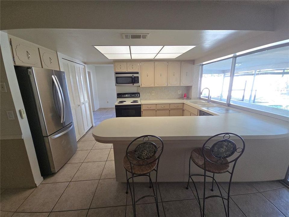 En Venta: $450,000 (4 camas, 2 baños, 1992 Pies cuadrados)