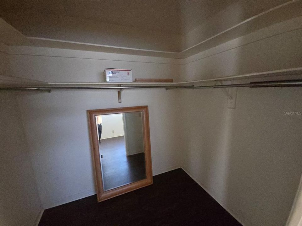 En Venta: $450,000 (4 camas, 2 baños, 1992 Pies cuadrados)