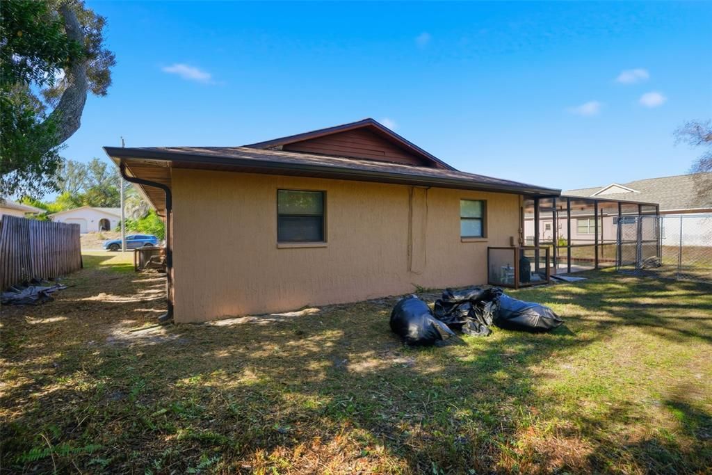 待售: $275,000 (4 贝兹, 3 浴室, 2136 平方英尺)