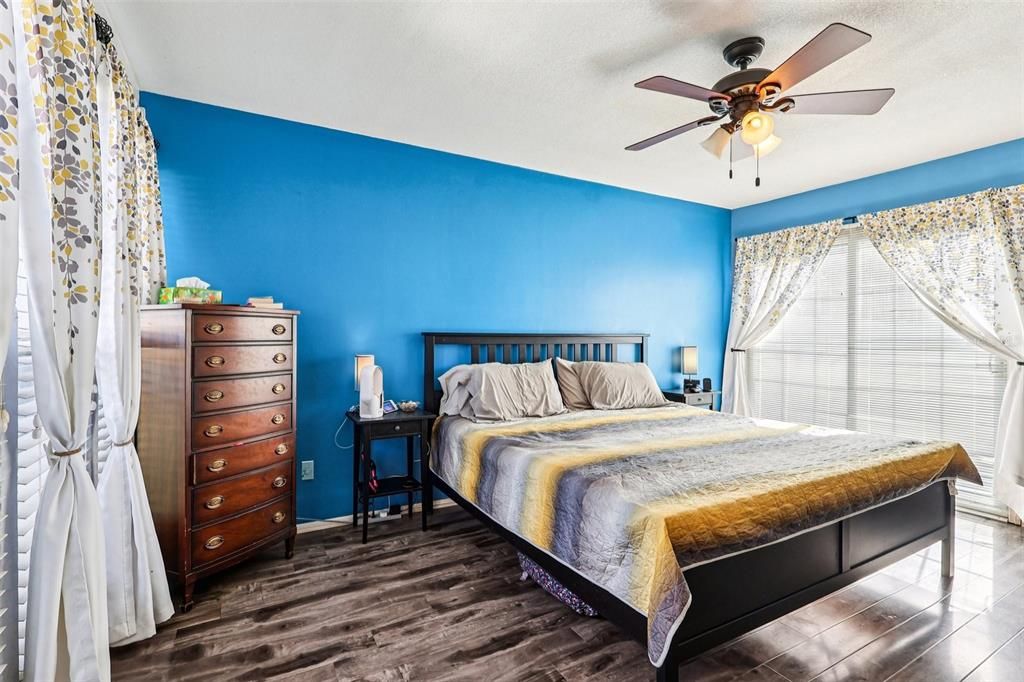 For Sale: $440,000 (4 beds, 3 baths, 1832 Square Feet)