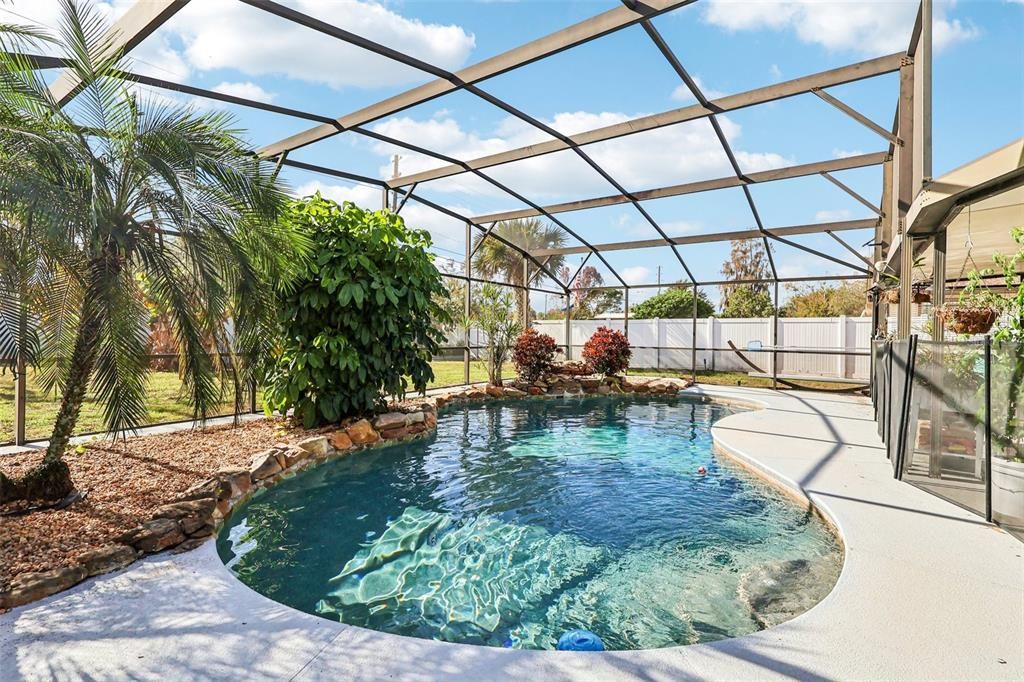 For Sale: $440,000 (4 beds, 3 baths, 1832 Square Feet)