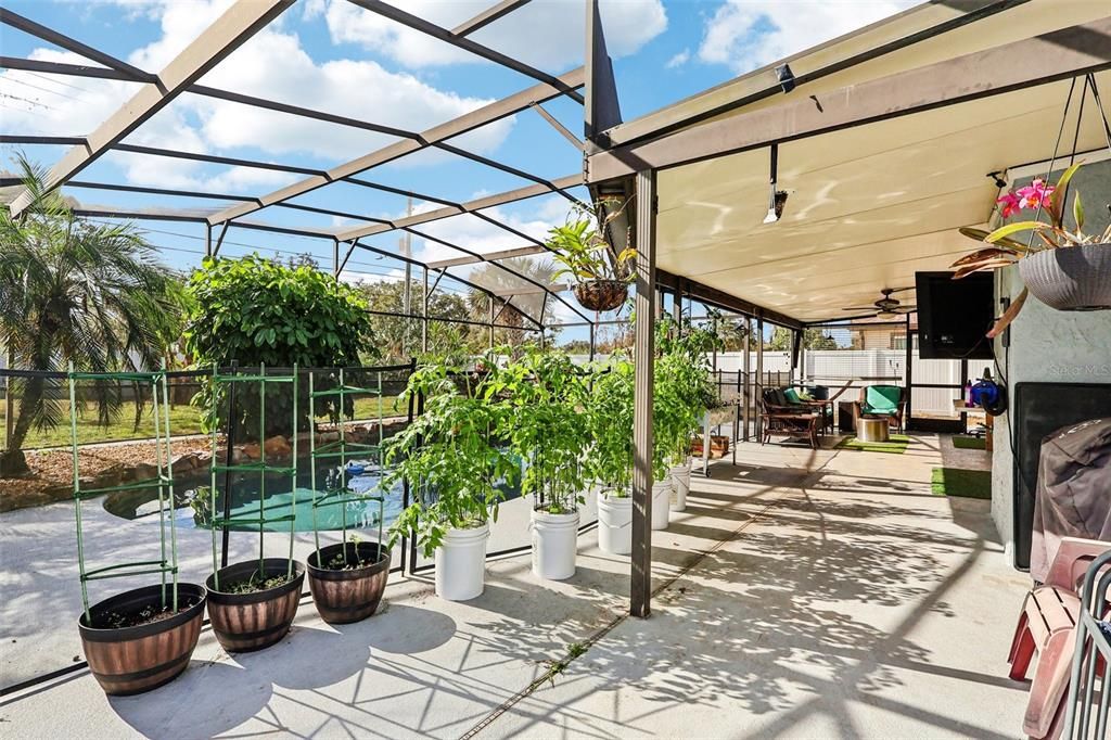 For Sale: $440,000 (4 beds, 3 baths, 1832 Square Feet)