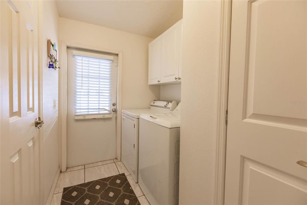 For Sale: $299,900 (2 beds, 2 baths, 1374 Square Feet)