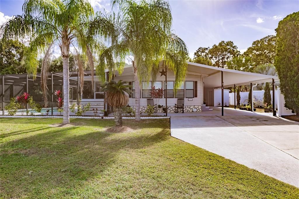 For Sale: $299,900 (2 beds, 2 baths, 1374 Square Feet)