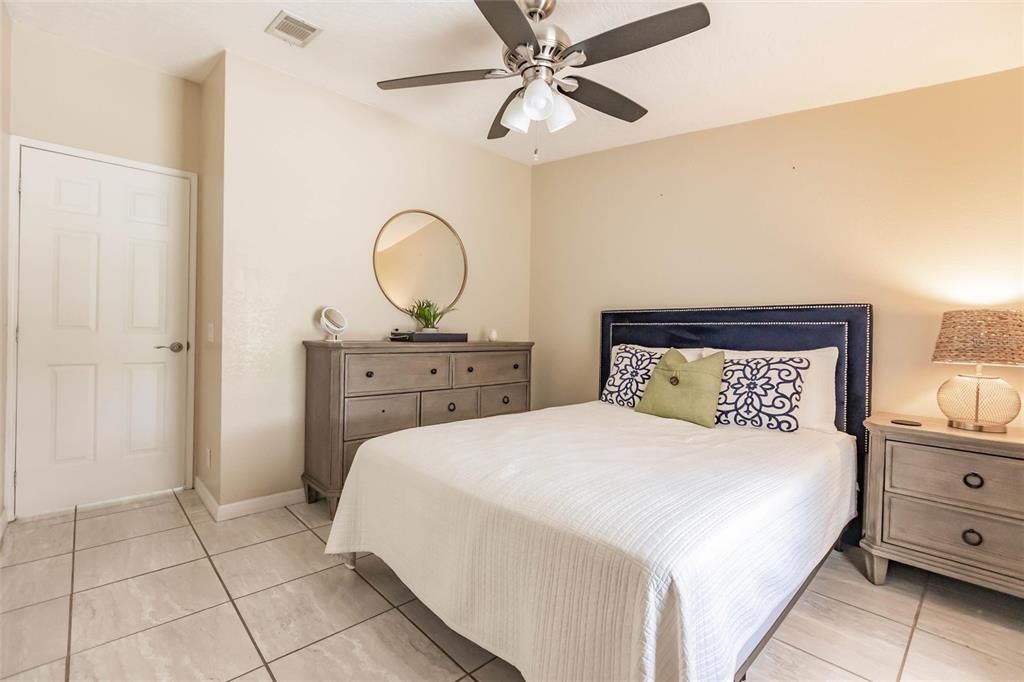 For Sale: $299,900 (2 beds, 2 baths, 1374 Square Feet)