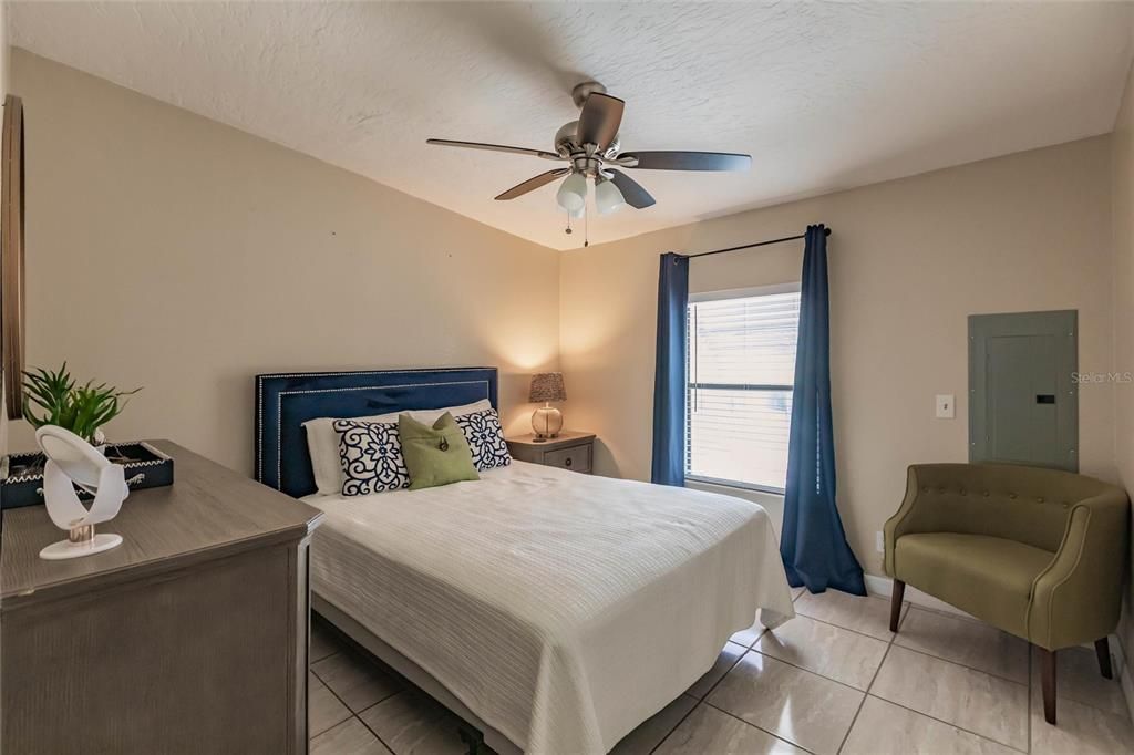 For Sale: $299,900 (2 beds, 2 baths, 1374 Square Feet)
