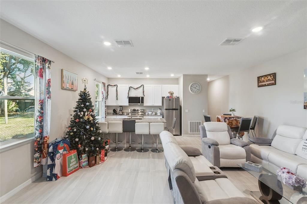 For Sale: $530,000 (6 beds, 0 baths, 2634 Square Feet)